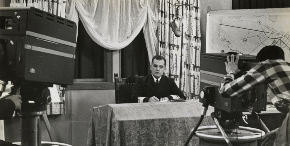 En pantalla: educación, cultura y propaganda política, 1954-1957